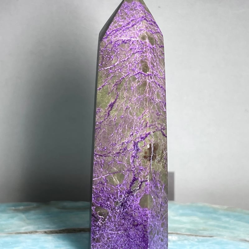 アトランティサイト【杉石】スティヒタイト◇六角柱タワー