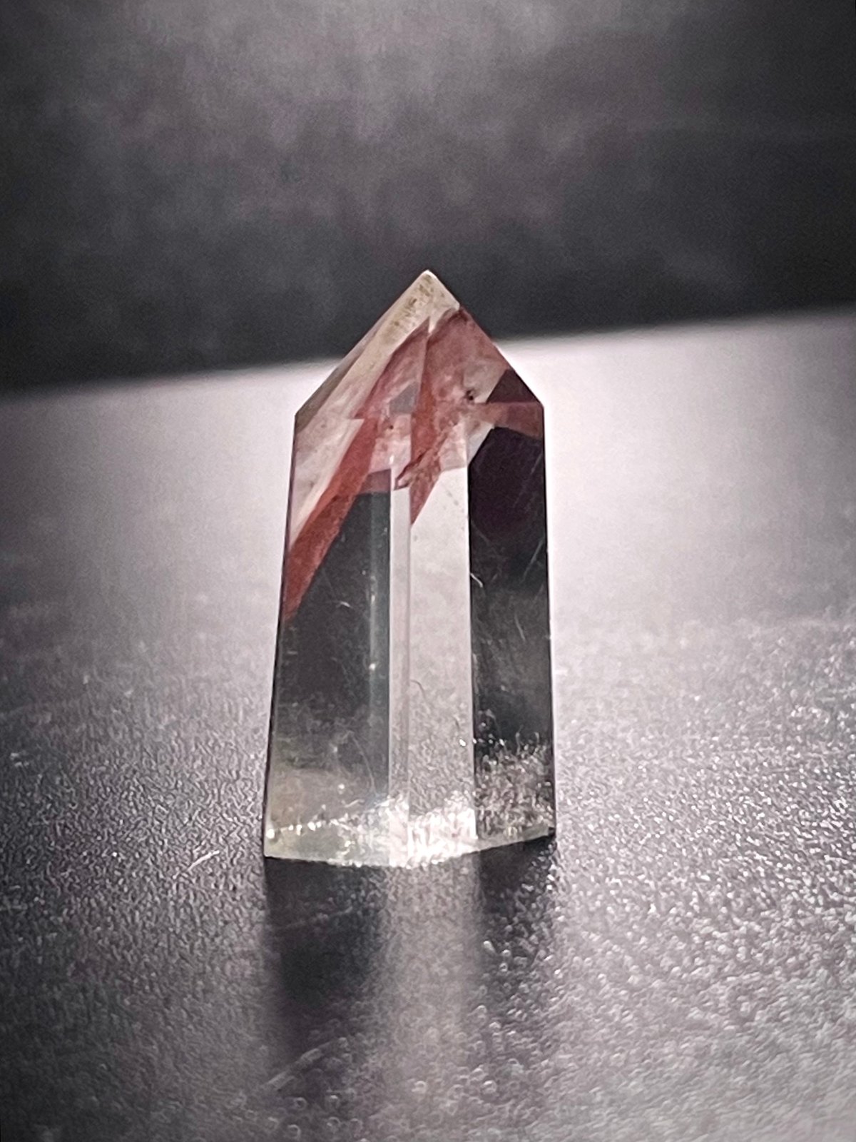 レッドファントムクォーツ【赤幻影水晶】六角柱◇タワー レッドファントムクォーツ【赤幻影水晶】六角柱◇タワー