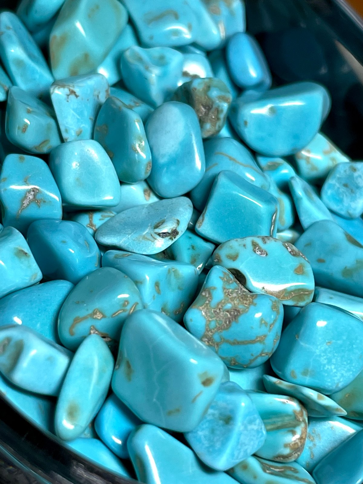 ★特選NEW★友情の石♢人生の守護石【天然染色ターコイズ『トルコ石』さざれ】❤️ fit=scale-down,w=1200