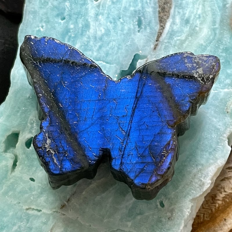 ラブラドライト】蝶々◇彫刻◇カービング◇天然石◇パワーストーン