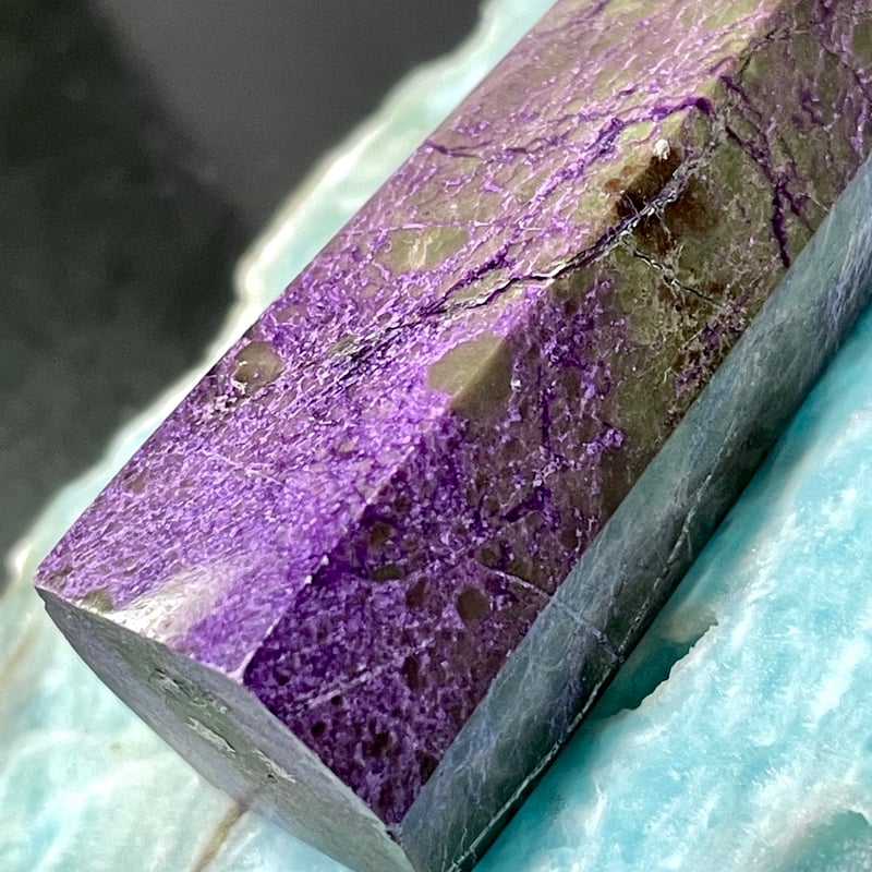 アトランティサイト【杉石】スティヒタイト◇六角柱タワー