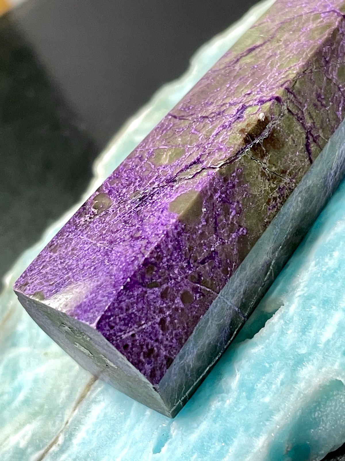 アトランティサイト【杉石】スティヒタイト◇六角柱タワー