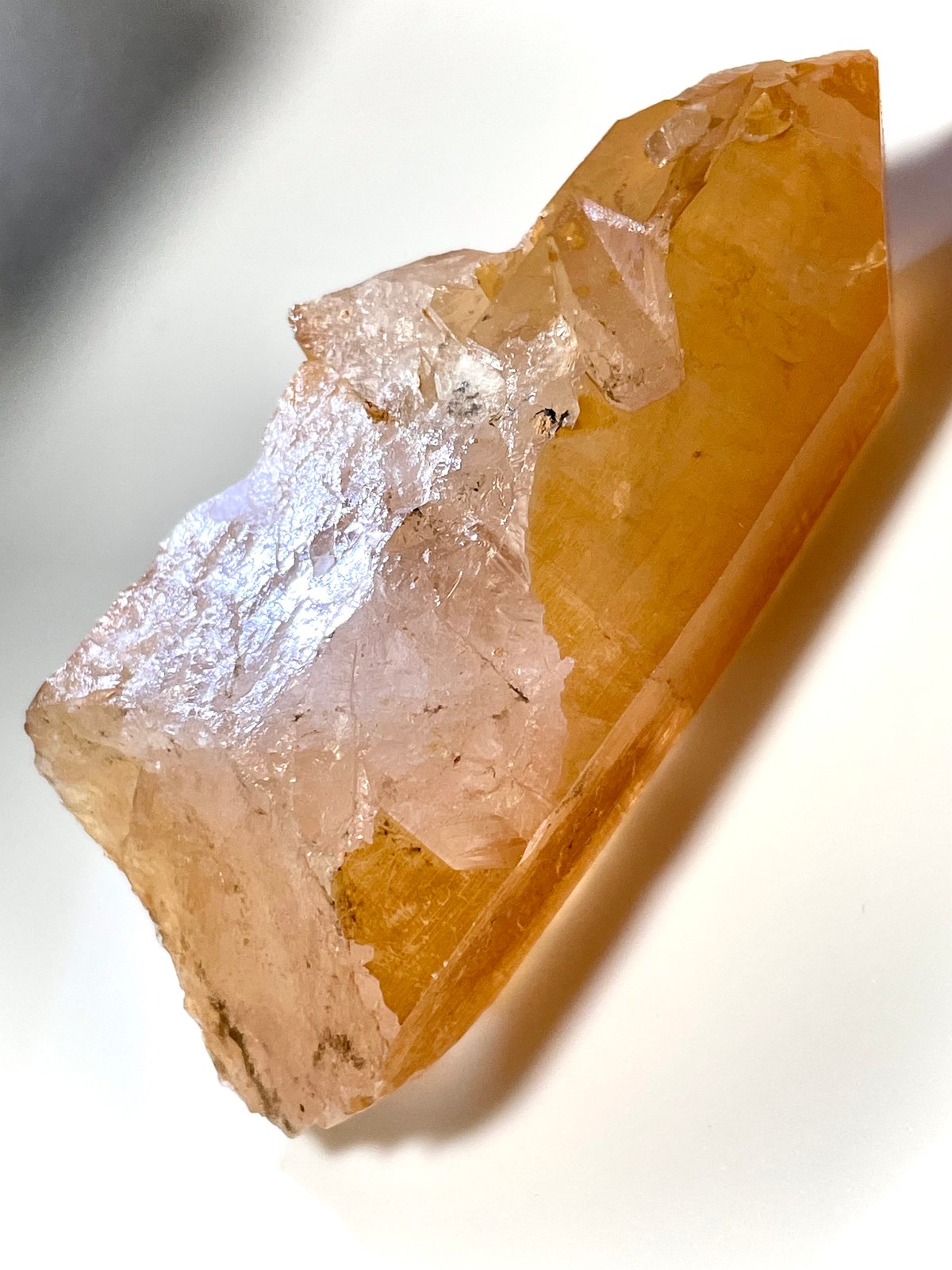 蜜柑の水晶 ✨タンジェリンクォーツ　ラフストーン　原石　クラスター　台座付き 蜜柑の水晶 ✨タンジェリンクォーツ ラフストーン 原石 クラスター