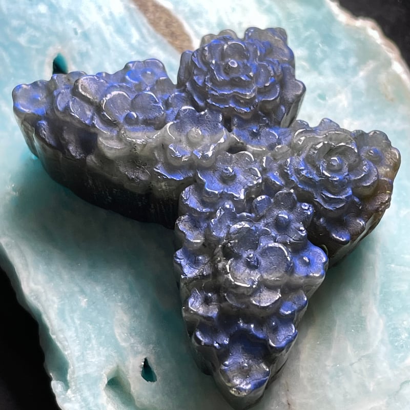 ラブラドライト】蝶々◇彫刻◇カービング◇天然石◇パワーストーン