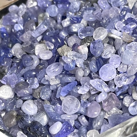 高品質★タンザナイト【灰簾石】さざれ◆30g◆天然石◆パワーストーン
