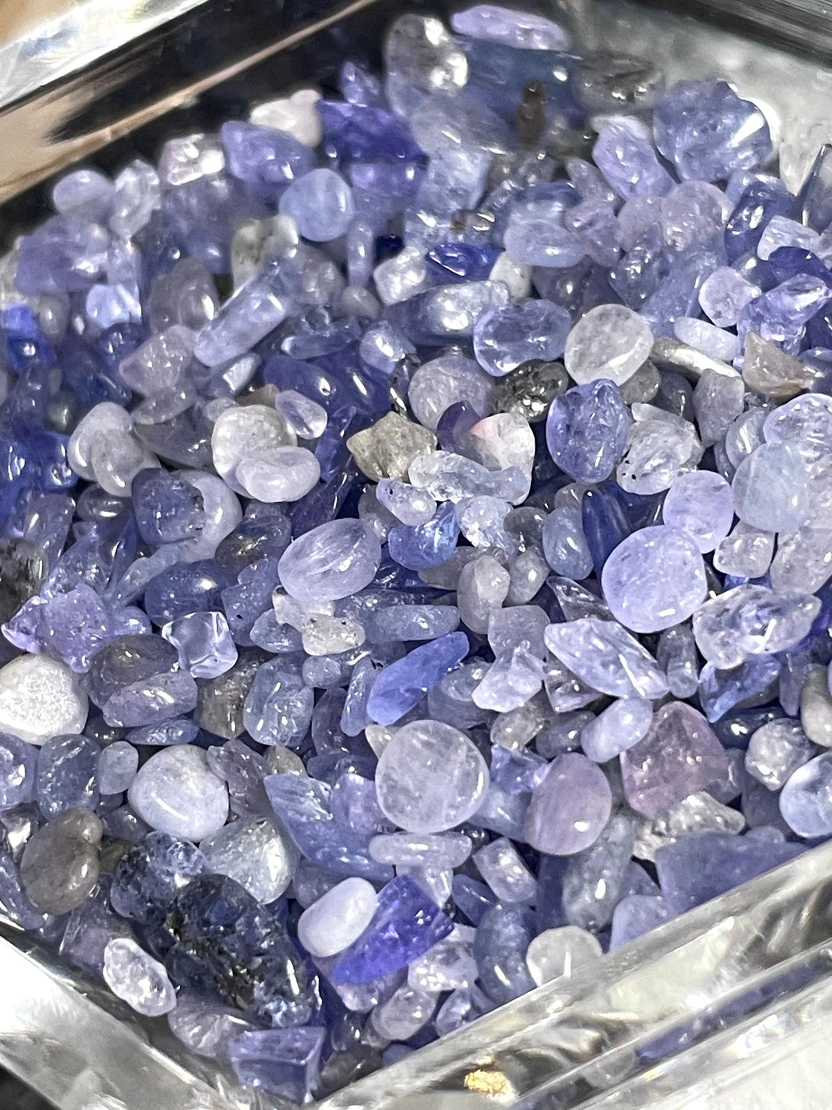 高品質☆タンザナイト【灰簾石】さざれ◇30g◇天然石◇パワーストーン