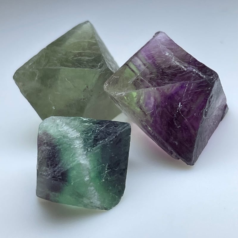 MIXカラー フローライト【蛍石】8面体◇原石◇結晶◇3個セット MIXカラー フローライト【蛍石】8面体◇原石◇結晶◇3個セット