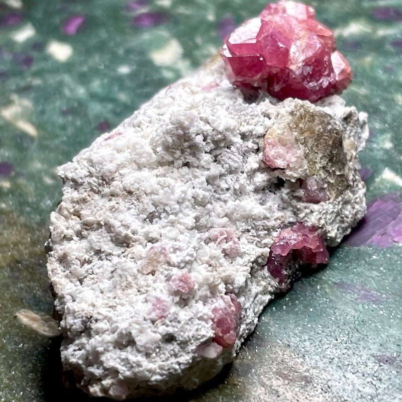 ピンク ガーネット【原石】鉱物◇標本◇天然石◇パワーストーン