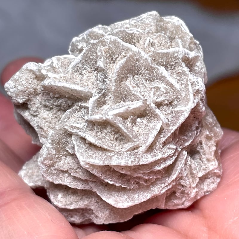 特大✨　知性の石　砂漠の薔薇　デザートローズ　セレナイト　ラフストーン　原石 特大✨ 知性の石 砂漠の薔薇 デザートローズ セレナイト ラフストーン