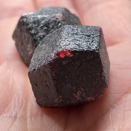 【アルマンダイン◆ガーネット】結晶◆原石◆天然石◆パワーストーン