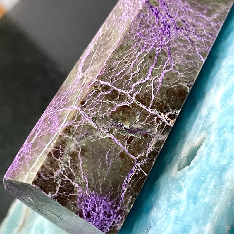 アトランティサイト【杉石】スティヒタイト◇六角柱タワー