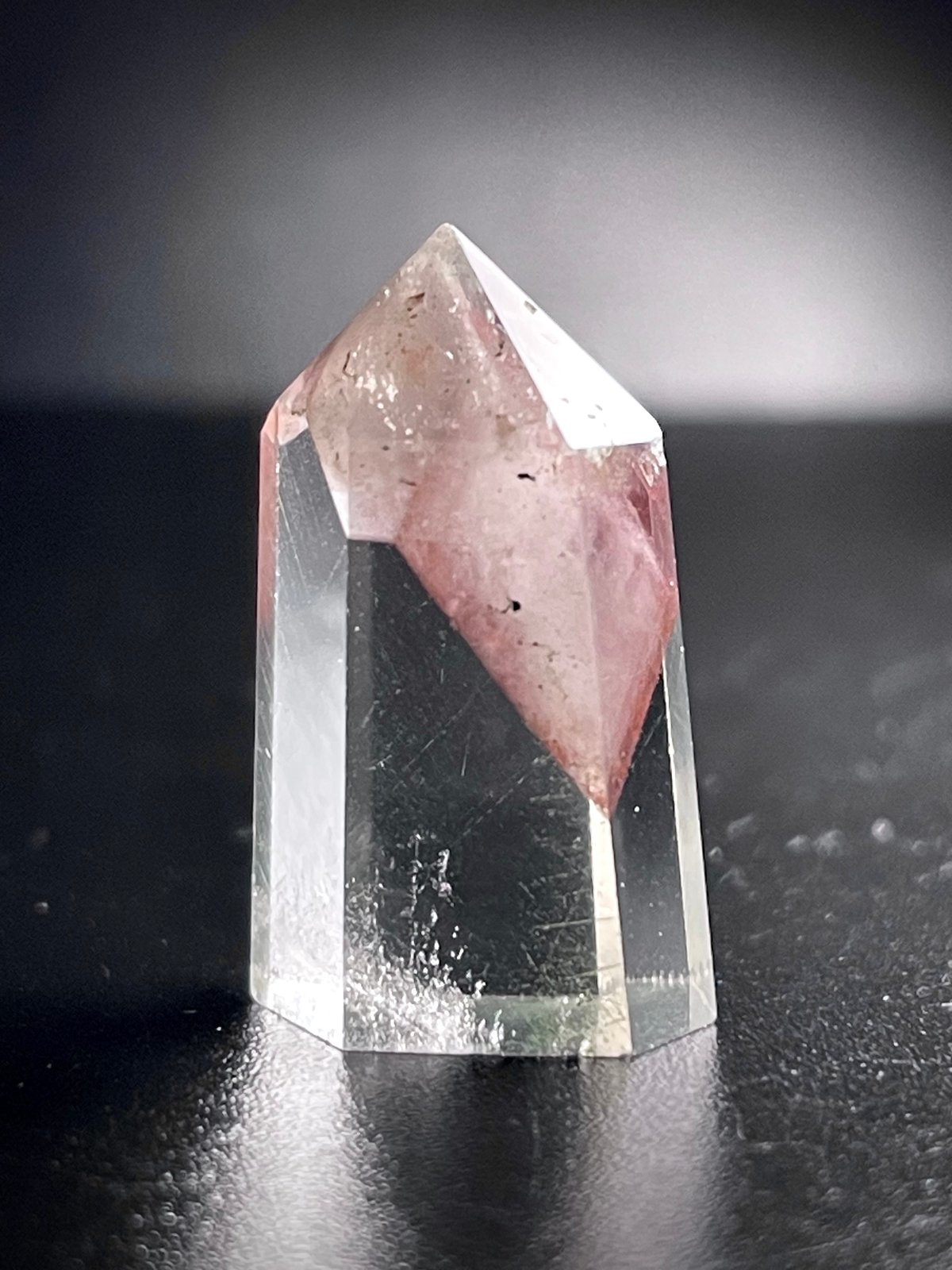 レッドファントムクォーツ【赤幻影水晶】六角柱◇タワー レッドファントムクォーツ【赤幻影水晶】六角柱◇タワー
