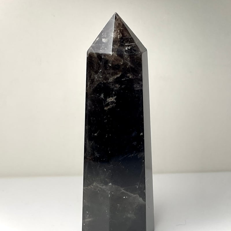 モリオン△黒水晶】六角柱◇ポイント◇タワー◇魔除け◇邪気払い モリオン△黒水晶】六角柱◇ポイント◇タワー◇魔除け◇邪気払い