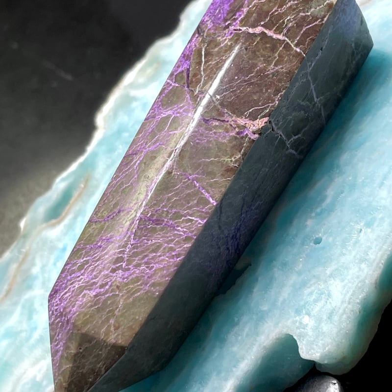 アトランティサイト【杉石】スティヒタイト◇六角柱タワー