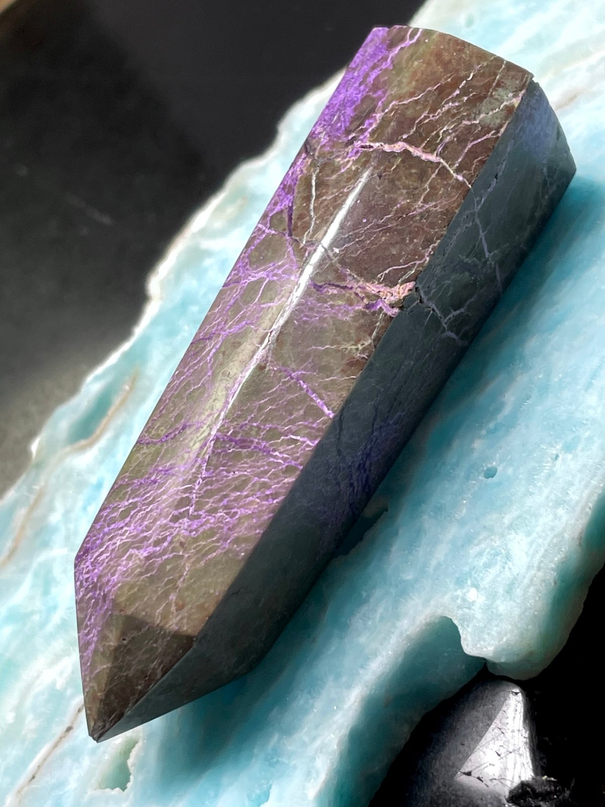 アトランティサイト【杉石】スティヒタイト◇六角柱タワー