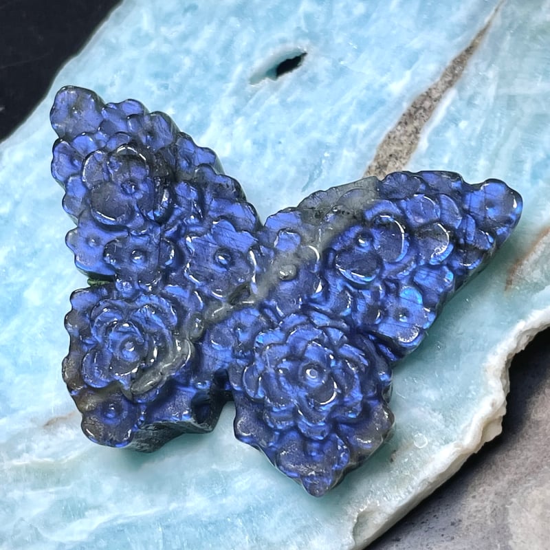 ラブラドライト】蝶々◇彫刻◇カービング◇天然石◇パワーストーン