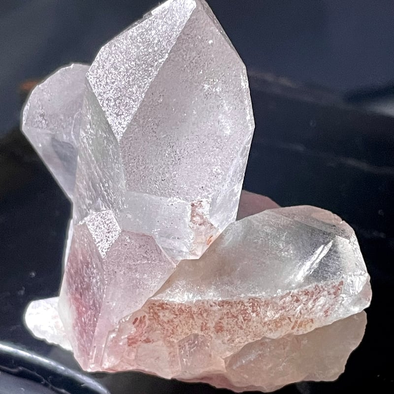 レッドファントムクォーツ【赤幻影水晶】クラスター◇原石◇天然石