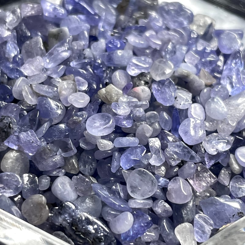 高品質☆タンザナイト【灰簾石】さざれ◇30g◇天然石◇パワーストーン