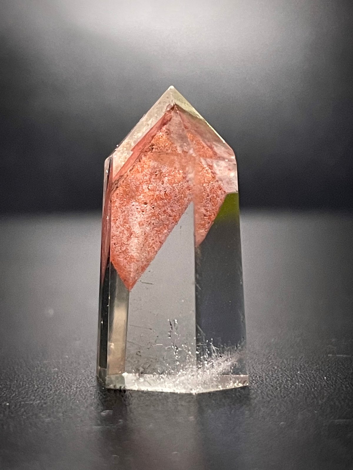 レッドファントムクォーツ【赤幻影水晶】六角柱◇タワー レッドファントムクォーツ【赤幻影水晶】六角柱◇タワー