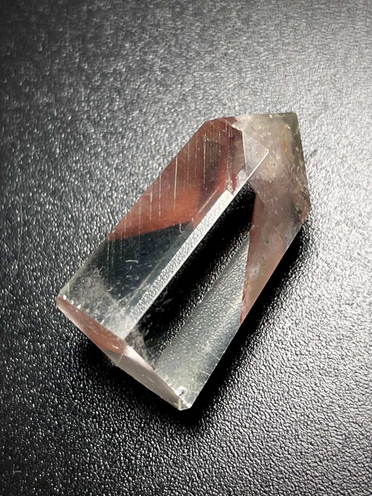 レッドファントムクォーツ【赤幻影水晶】六角柱◇タワー レッドファントムクォーツ【赤幻影水晶】六角柱◇タワー