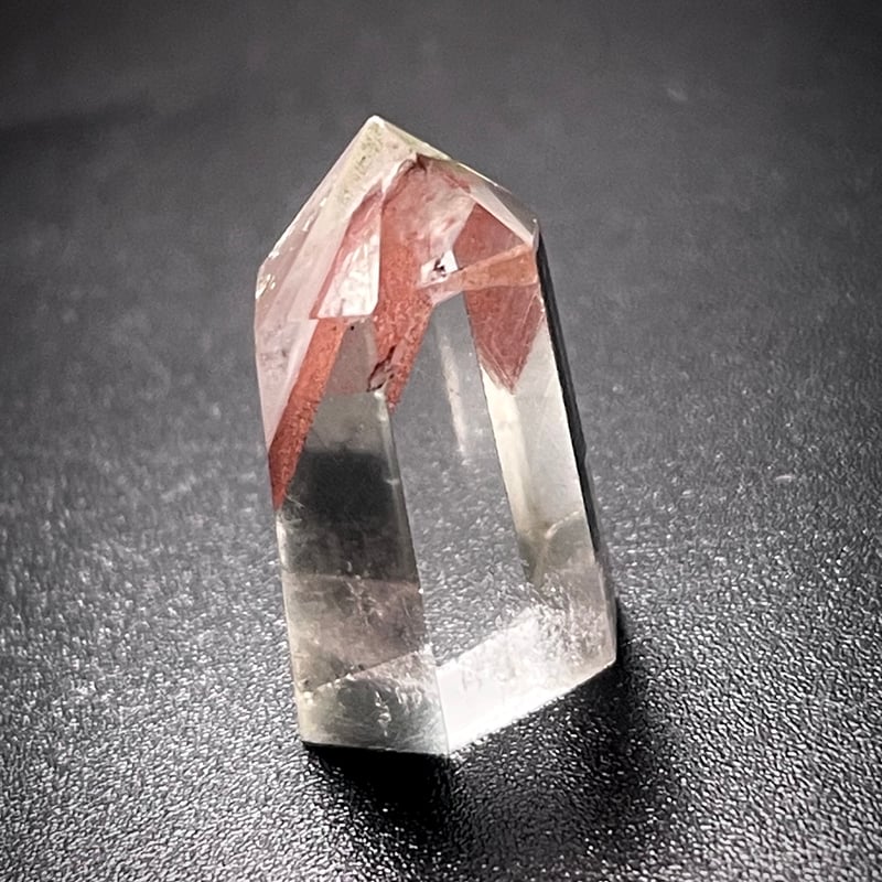 レッドファントムクォーツ【赤幻影水晶】六角柱◇タワー レッドファントムクォーツ【赤幻影水晶】六角柱◇タワー