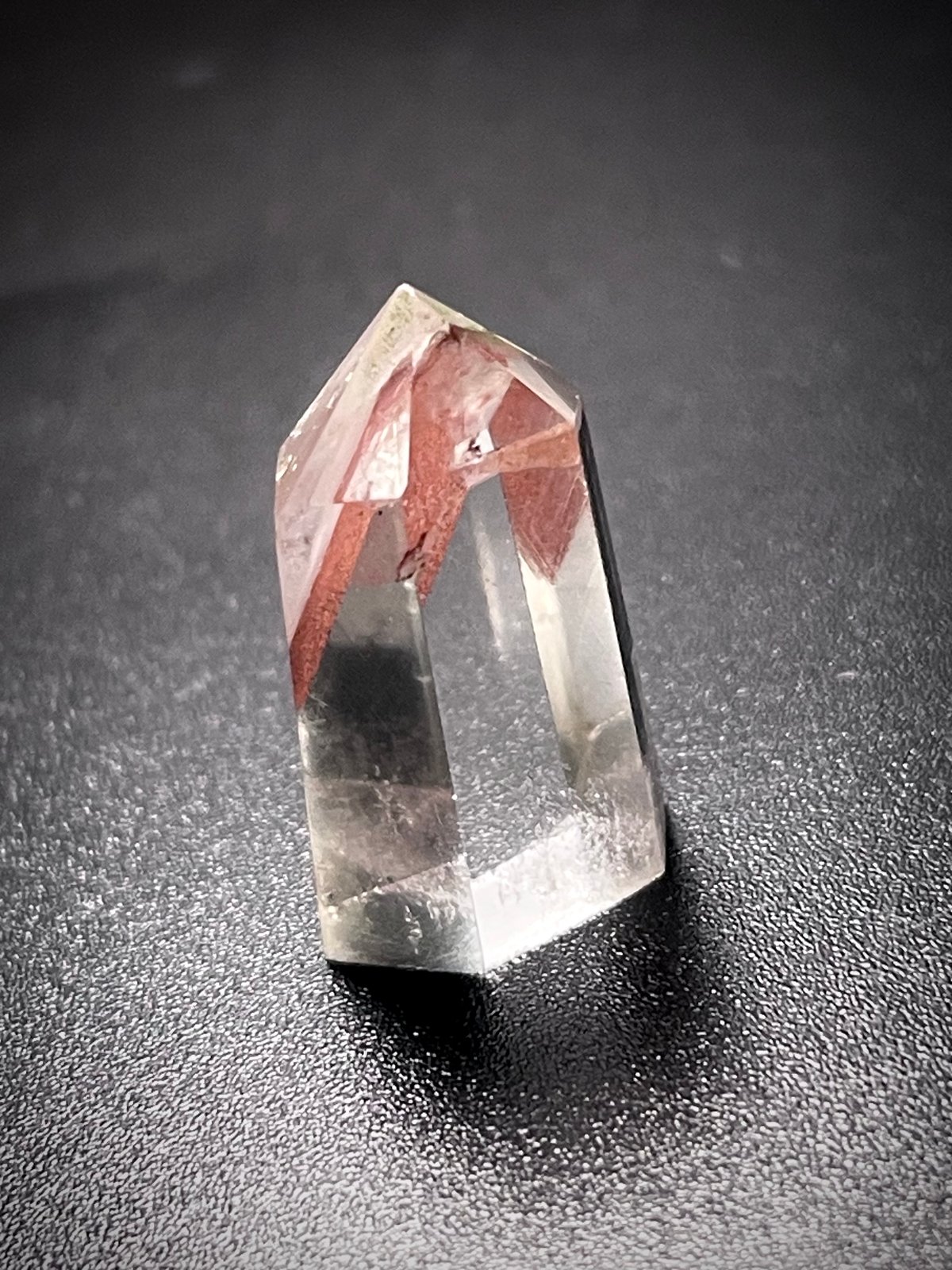 レッドファントムクォーツ【赤幻影水晶】六角柱◇タワー レッドファントムクォーツ【赤幻影水晶】六角柱◇タワー