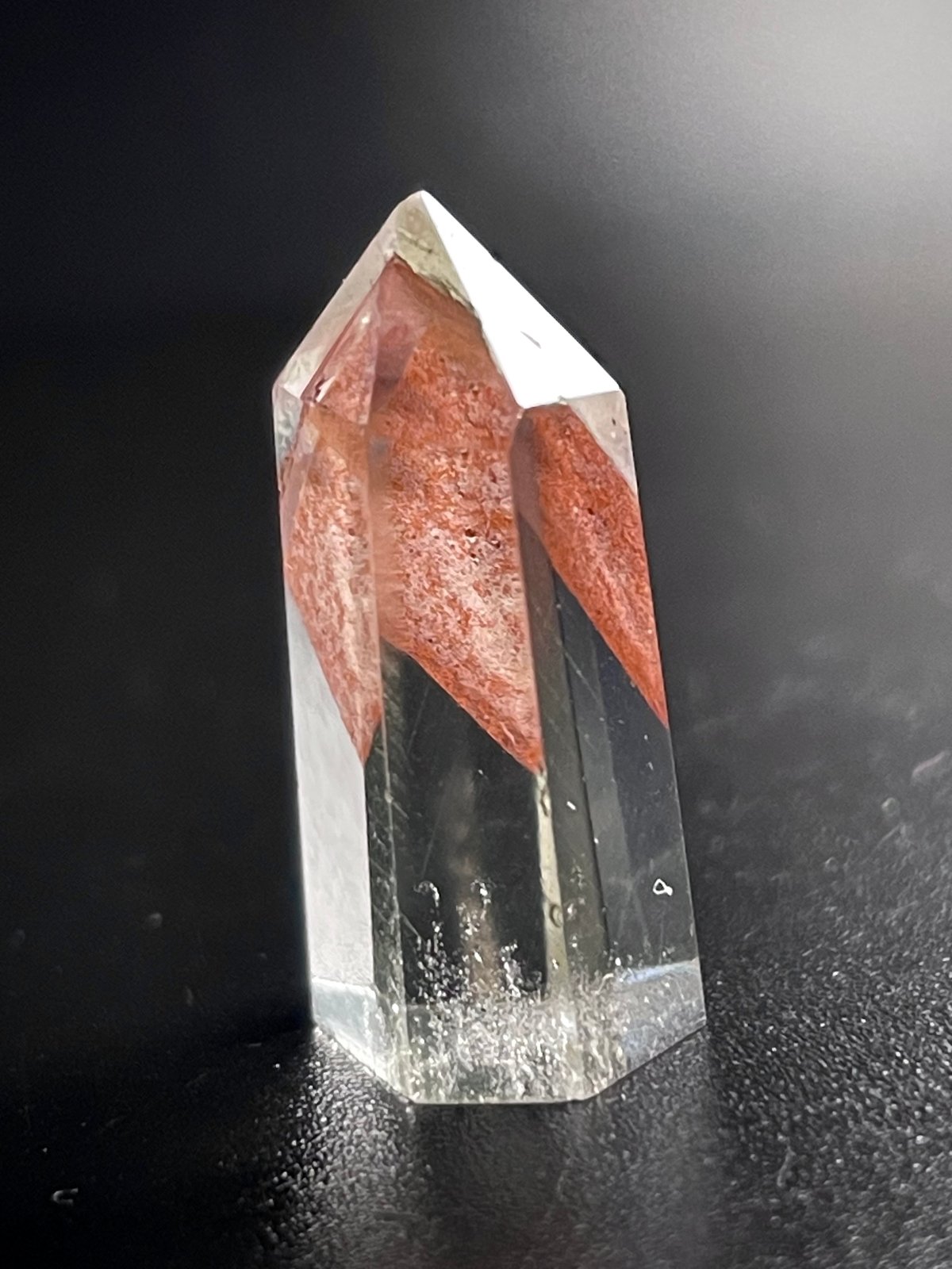 レッドファントムクォーツ【赤幻影水晶】六角柱◇タワー レッドファントムクォーツ【赤幻影水晶】六角柱◇タワー