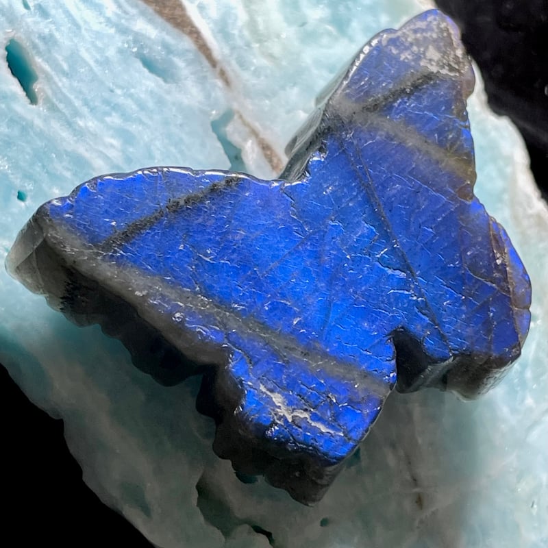 ラブラドライト】蝶々◇彫刻◇カービング◇天然石◇パワーストーン