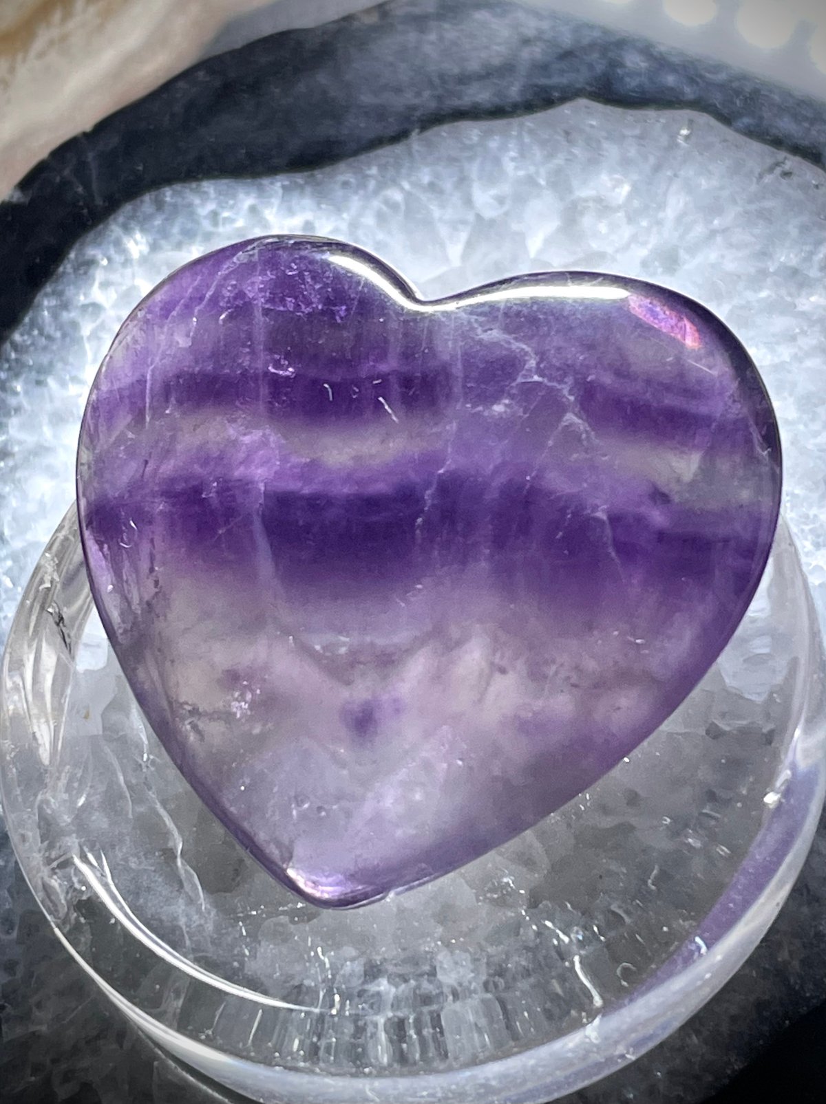 あ〜きゃん♬様　オーロラパープルブルーフローライト　大きめハート　握り石　天然石 パープル◇フローライト【蛍石】ハート型◇タンブル◇◇天然石