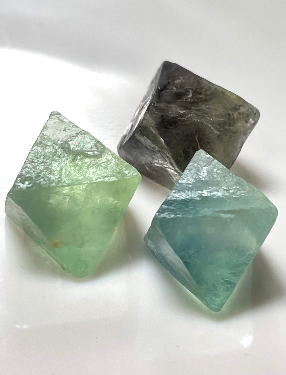 100★数量限定★希少♢天才の石【フローライト八面体結晶♢100g】❤️ 100☆数量限定☆希少♢天才の石【フローライト八面体結晶♢100g