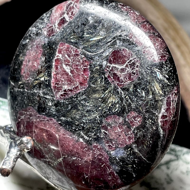 ガーネット イン ヌーマイト】パーム◇タンブル◇天然石