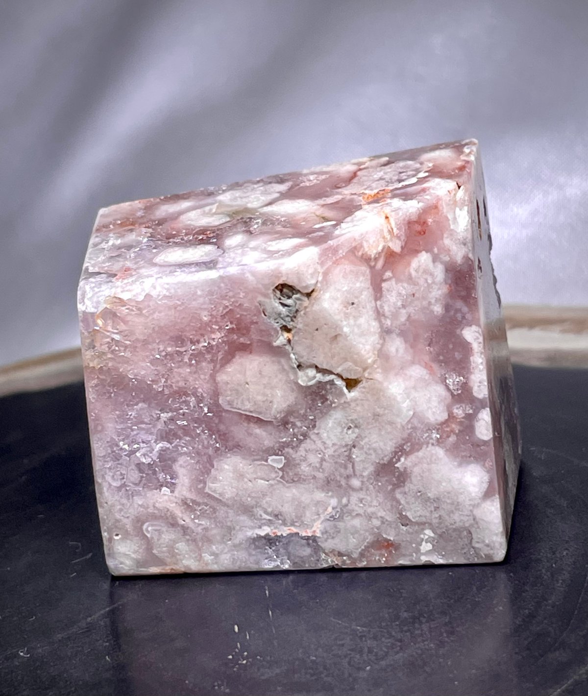 ピンクアメジスト置物　桜瑪瑙共生　鉱石 ピンクアメジスト+桜瑪瑙共生 スフィア 天然石 | BLUE MOON STONE