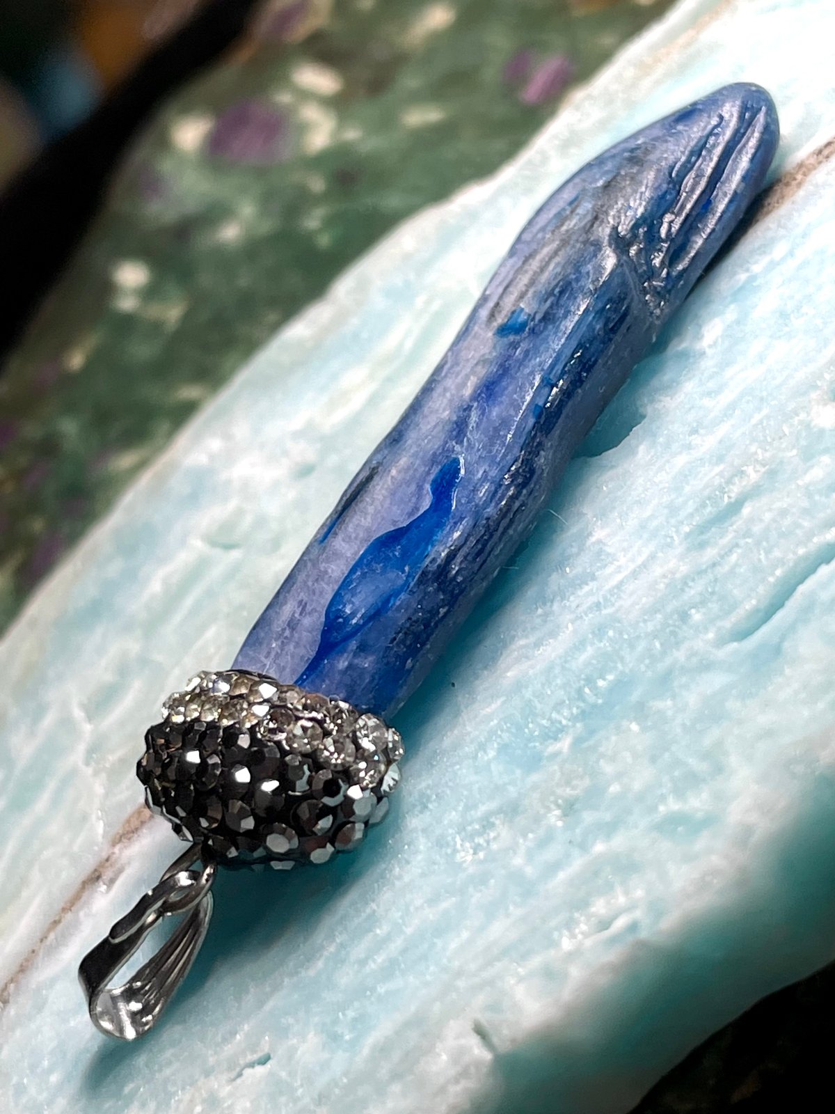 カイヤナイト【藍晶石】ペンダントトップ◇原石◇チャーム◇天然石