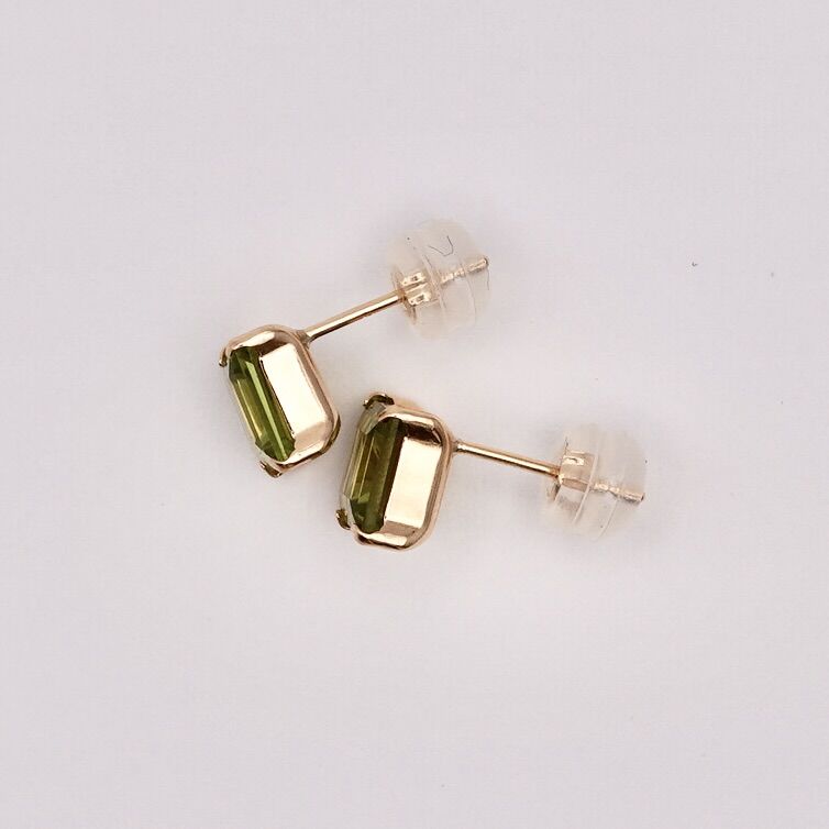 セール中⭐︎ペリドット×k18 イエローゴールドピアス　ポアーレ ペリドット ピアス 揺れる スタッドピアス k18 18k 18金