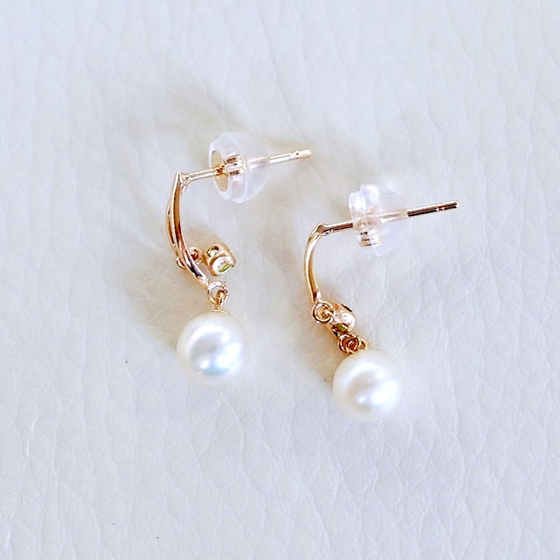 K10イエローゴールド パール・ペリドット ピアス 保証書付 SE-3337