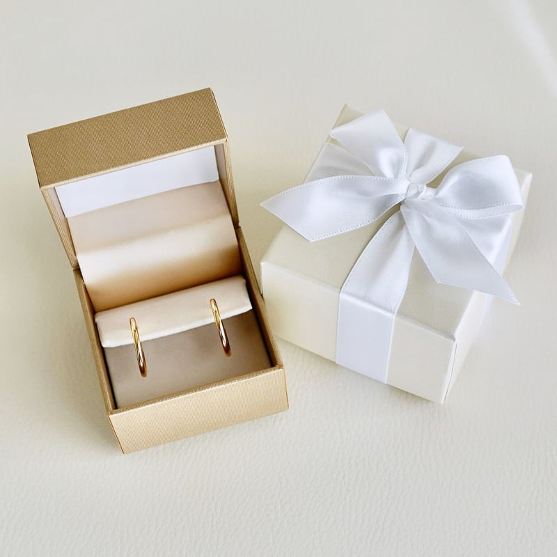 K18(イエローゴールド) ピアスのように見えるイヤリング 保証書付 KO