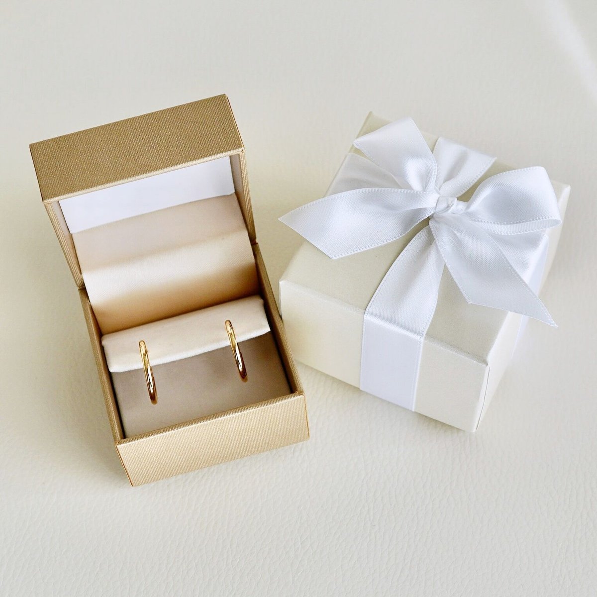 K18(イエローゴールド) ピアスのように見えるイヤリング 保証書付 KO