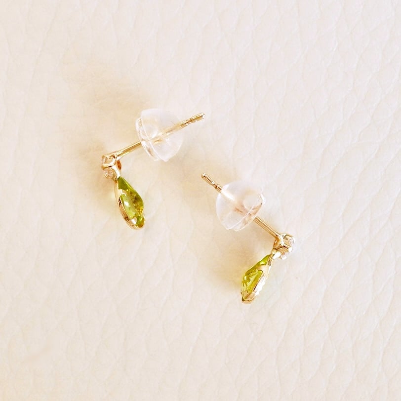 K10 (イエローゴールド) アンティーク ペリドット ピアス 保証書付 SE