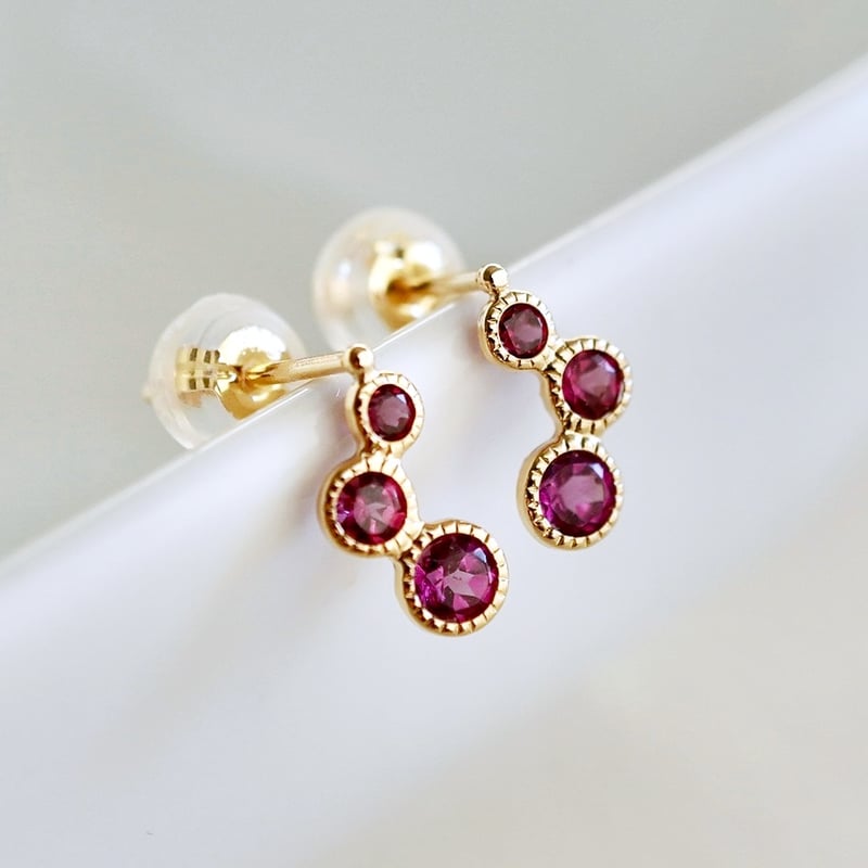 K18YG(イエローゴールド) ロードライトガーネット ピアス 保証書付 SIA