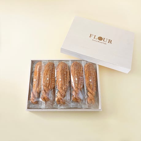 Sweets/Bread/Cafe FLOUR Sweets/Bread/Cafe FLOUR