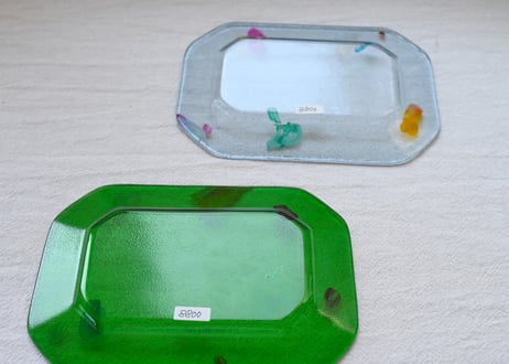 天気雨　隅切り皿　絵の具