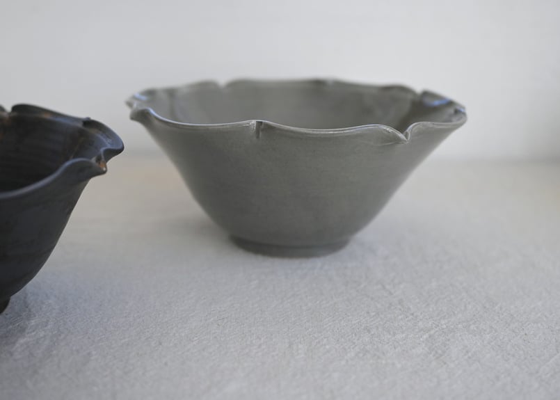 六寸鉢 六寸鉢（溜）｜古代匠 畠中｜紡ぎ舎（つむぎや）