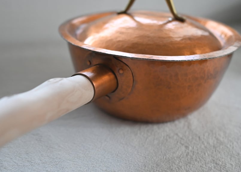 フランス製　銅製片手鍋 蓋付き 岡本渓壽 蓋付き 片手鍋 18cm | Sno 暮らしのもの