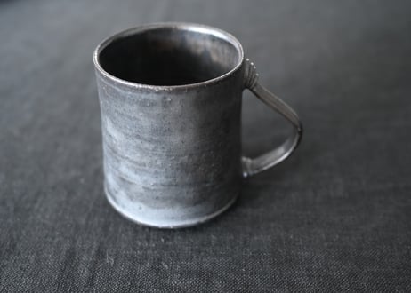 加藤あゐ　マグカップ　　curve 黒
