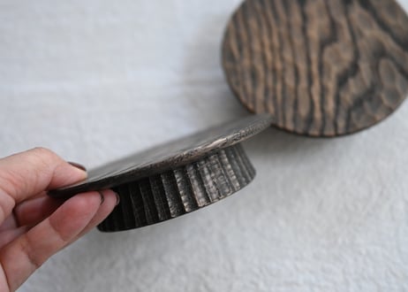 フナハシトモハル  台皿　レッドオーク　墨染め