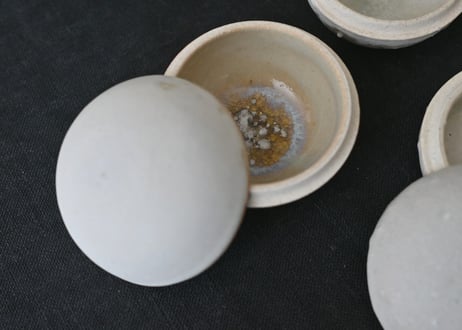 小坂梨絵　蓋もの　丸