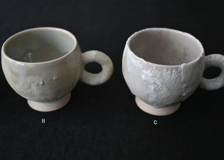 小坂梨絵　マグカップ  持ち手丸
