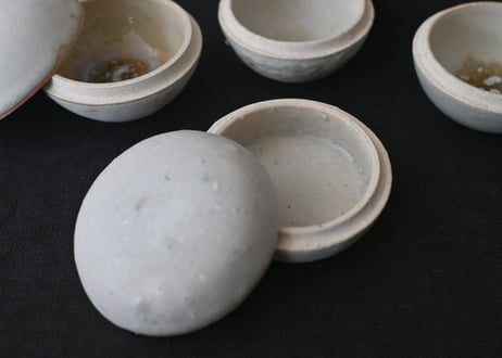 小坂梨絵　蓋もの　丸