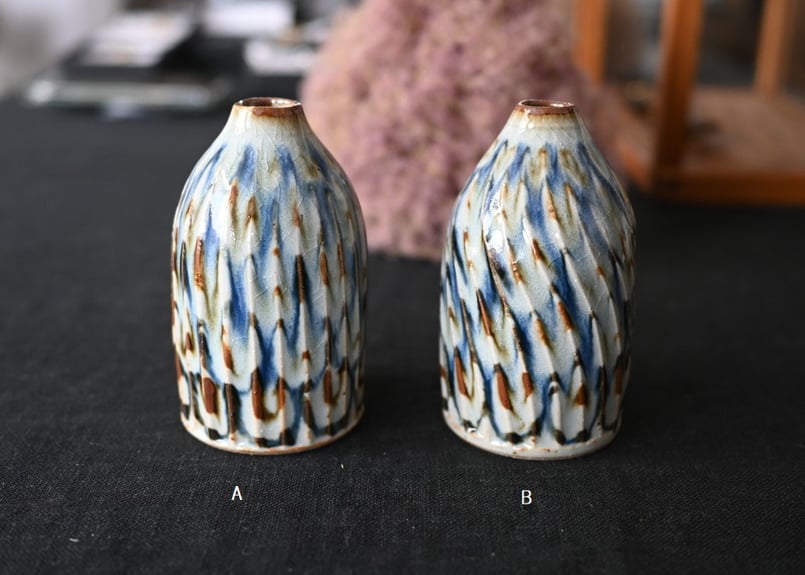 錆陶花器 野口悦士 / オブジェ・花器・白錆ボトル (実物写真2384) | Mono.