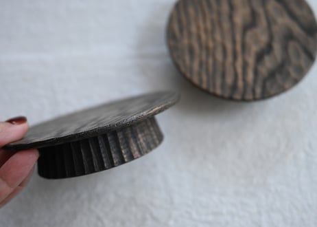 フナハシトモハル  台皿　レッドオーク　墨染め